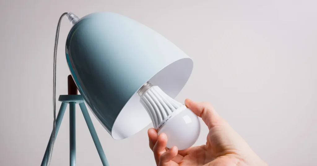 Ordinary energy-saving light bulbs